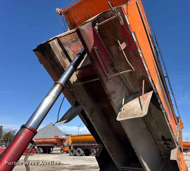 image for item DU3411 1995 Ford LNT8000 dump truck