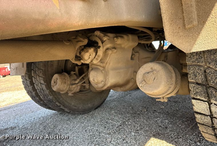 image for item DU3411 1995 Ford LNT8000 dump truck