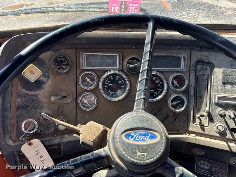 image for item DU3411 1995 Ford LNT8000 dump truck