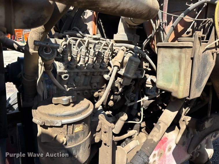 image for item DU3411 1995 Ford LNT8000 dump truck