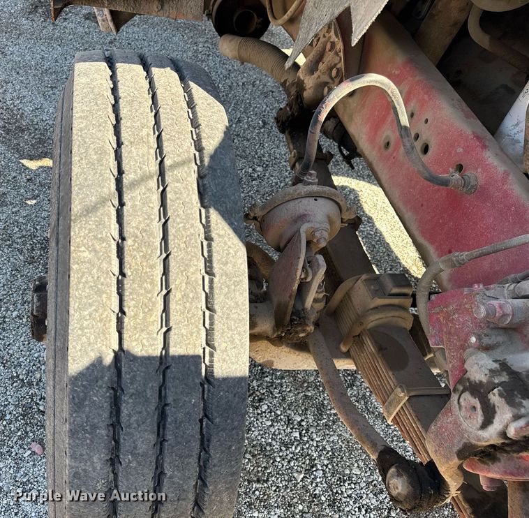 image for item DU3411 1995 Ford LNT8000 dump truck