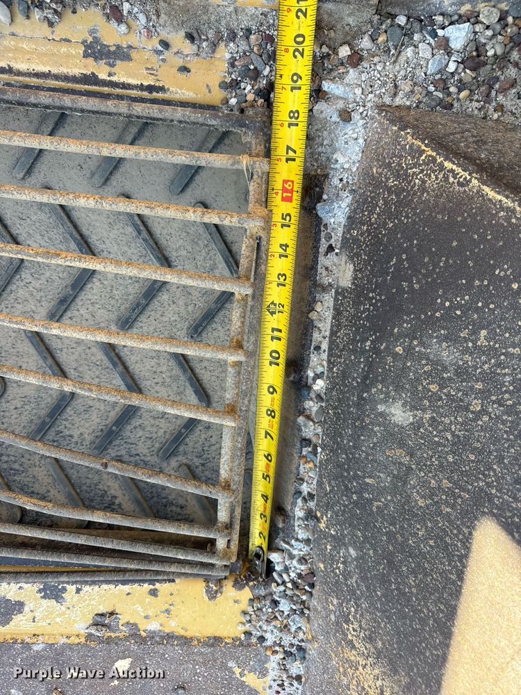 image for item DU3417 2007 Etnyer Quad chip spreader