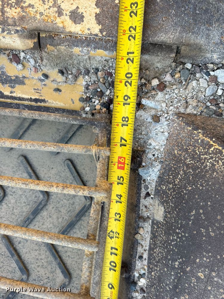 image for item DU3417 2007 Etnyer Quad chip spreader