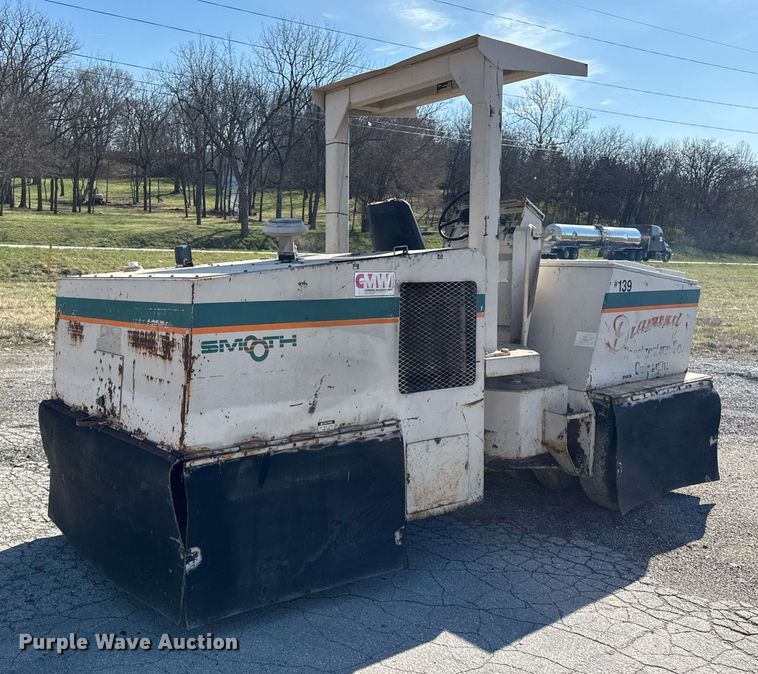 image for item DU3418 Smooth AP934 pneumatic roller