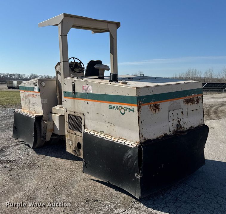 image for item DU3418 Smooth AP934 pneumatic roller