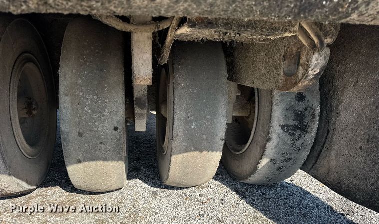 image for item DU3418 Smooth AP934 pneumatic roller