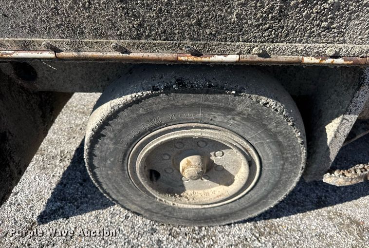 image for item DU3418 Smooth AP934 pneumatic roller