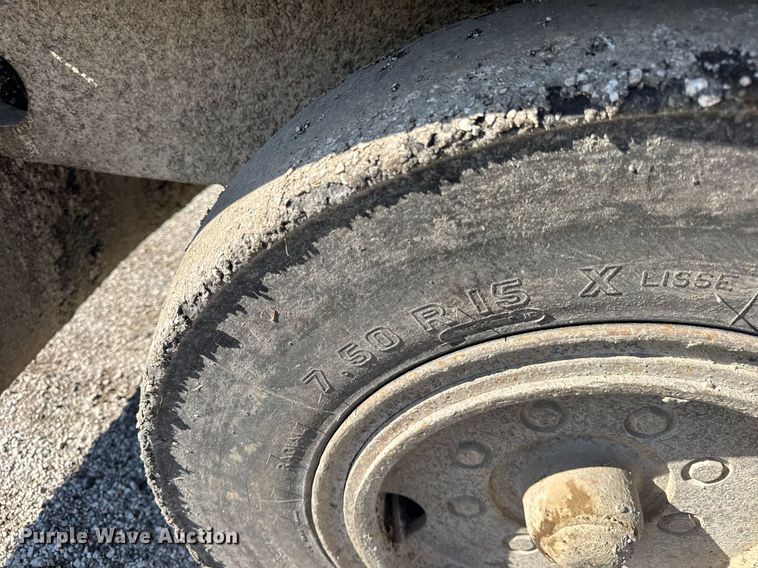 image for item DU3418 Smooth AP934 pneumatic roller