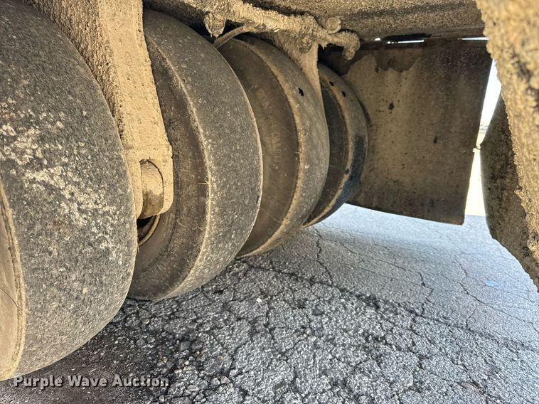 image for item DU3418 Smooth AP934 pneumatic roller