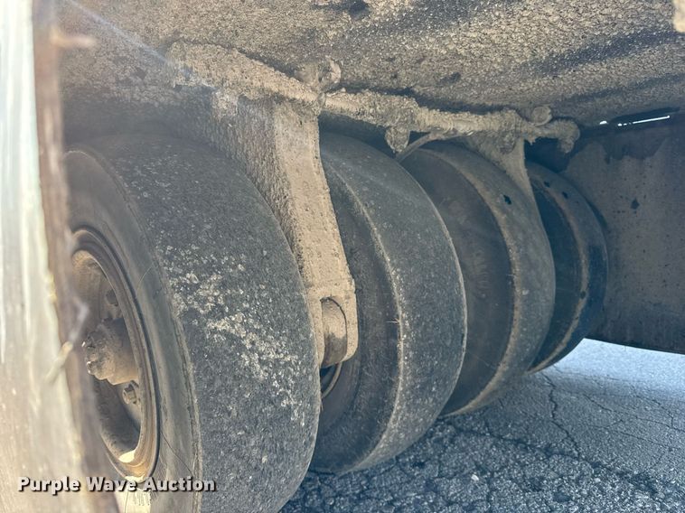 image for item DU3418 Smooth AP934 pneumatic roller