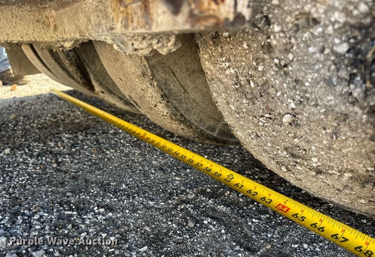 image for item DU3418 Smooth AP934 pneumatic roller