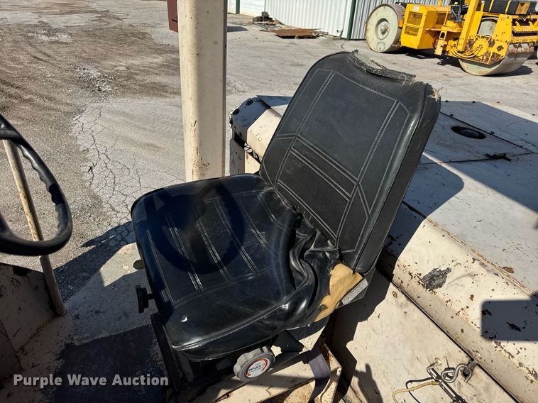 image for item DU3418 Smooth AP934 pneumatic roller