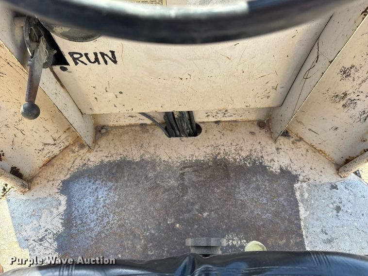 image for item DU3418 Smooth AP934 pneumatic roller