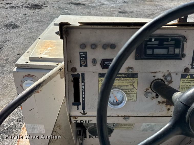 image for item DU3418 Smooth AP934 pneumatic roller