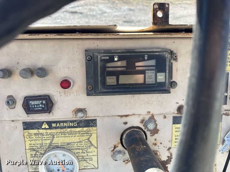 image for item DU3418 Smooth AP934 pneumatic roller