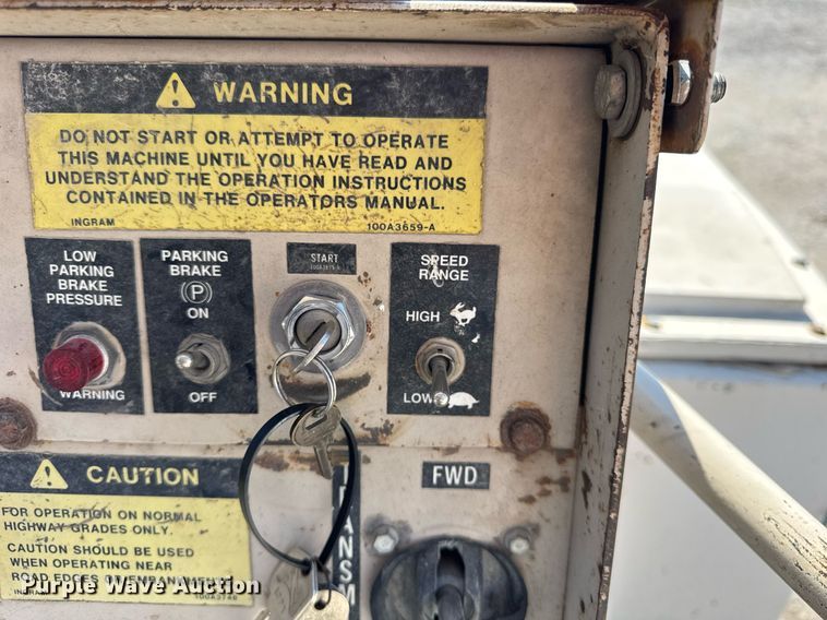 image for item DU3418 Smooth AP934 pneumatic roller