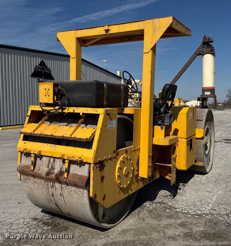 image for item DU3421 Ingram 10-15 Ton double drum roller