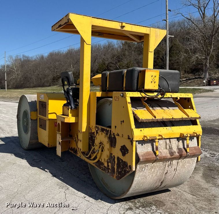 image for item DU3421 Ingram 10-15 Ton double drum roller