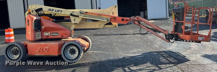 image for item DU3422 2007 JLG E450AJ boom lift