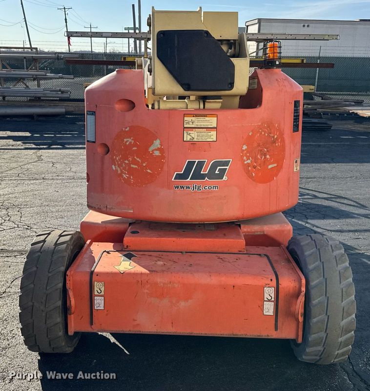 image for item DU3422 2007 JLG E450AJ boom lift