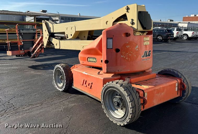 image for item DU3422 2007 JLG E450AJ boom lift