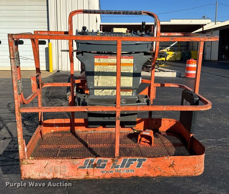 image for item DU3422 2007 JLG E450AJ boom lift