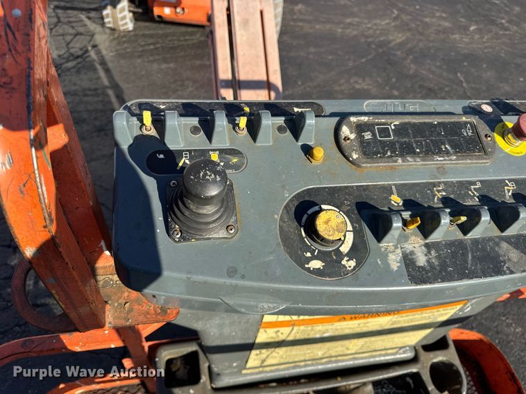 image for item DU3422 2007 JLG E450AJ boom lift