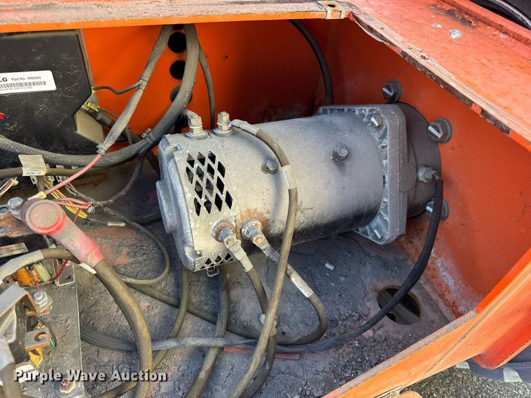 image for item DU3422 2007 JLG E450AJ boom lift