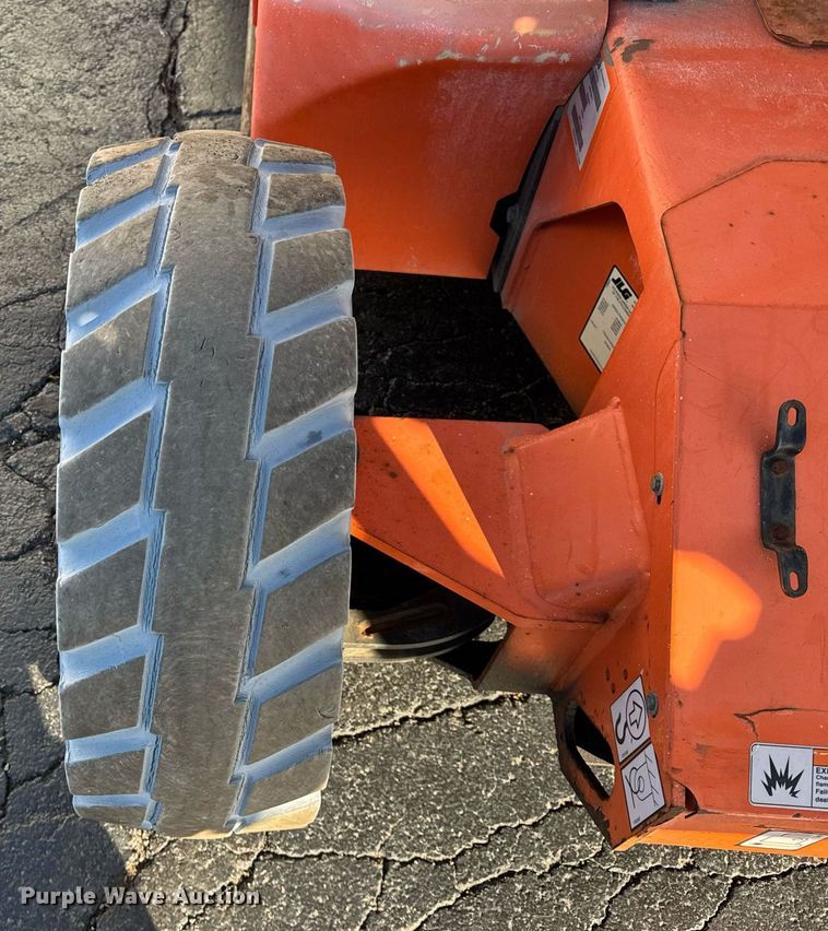 image for item DU3422 2007 JLG E450AJ boom lift