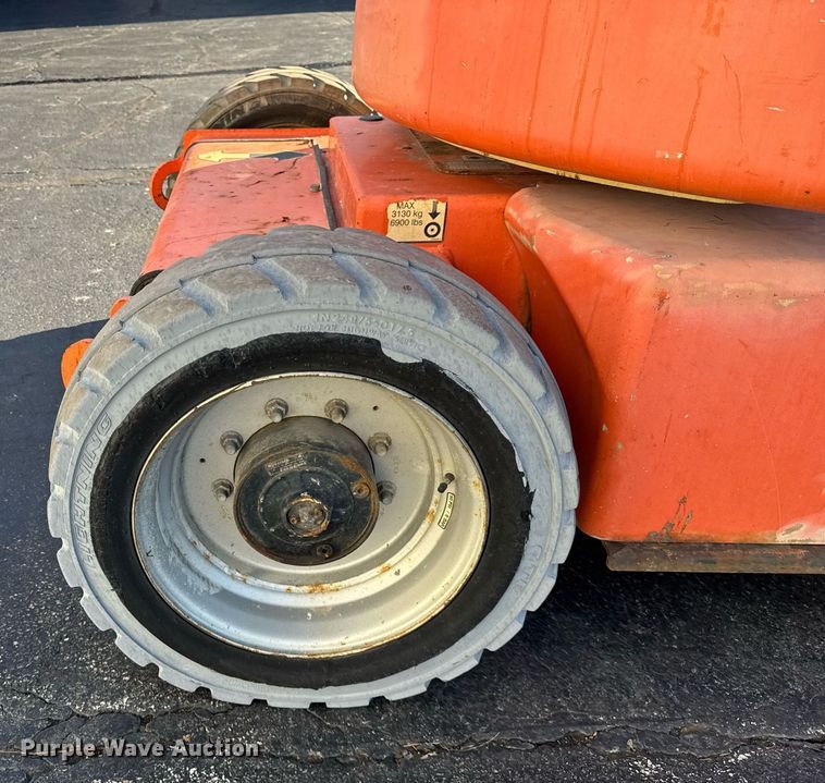 image for item DU3422 2007 JLG E450AJ boom lift