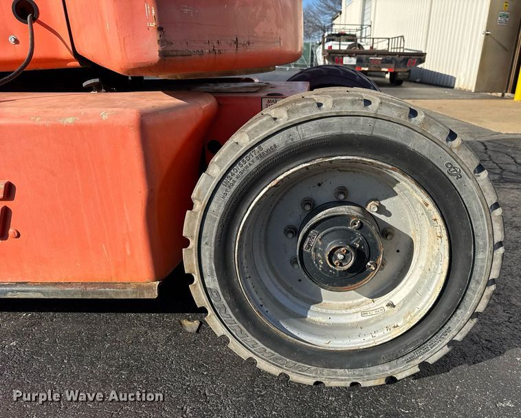 image for item DU3422 2007 JLG E450AJ boom lift