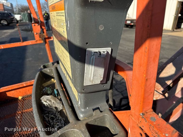 image for item DU3422 2007 JLG E450AJ boom lift