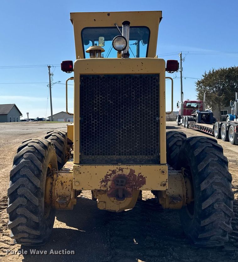 image for item DU3427 1974 Caterpillar 12G motor grader