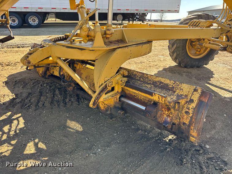 image for item DU3427 1974 Caterpillar 12G motor grader