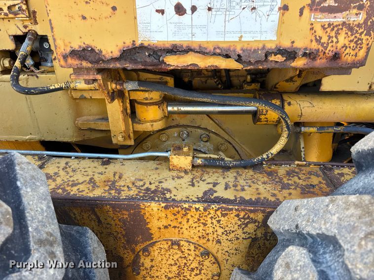 image for item DU3427 1974 Caterpillar 12G motor grader