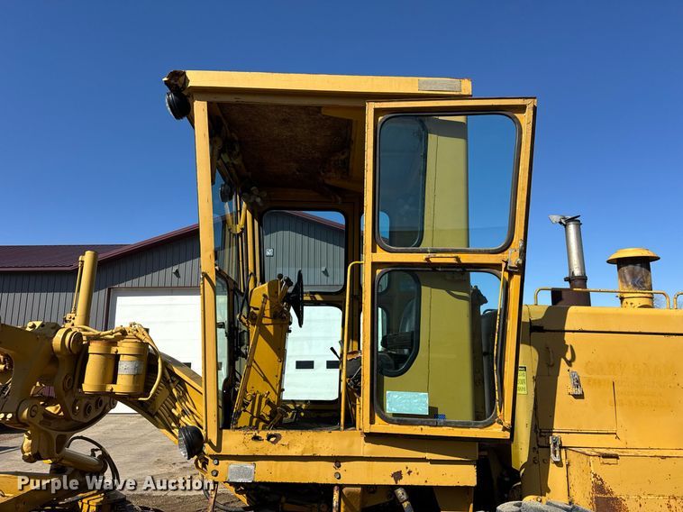 image for item DU3427 1974 Caterpillar 12G motor grader