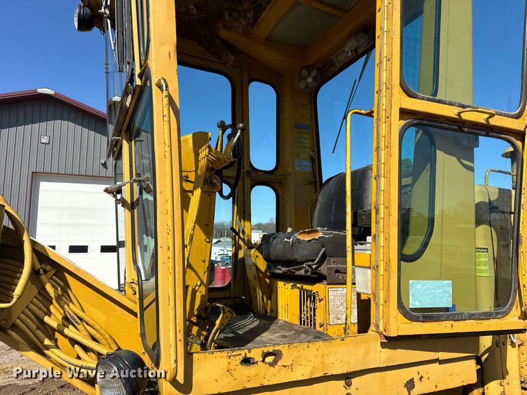 image for item DU3427 1974 Caterpillar 12G motor grader