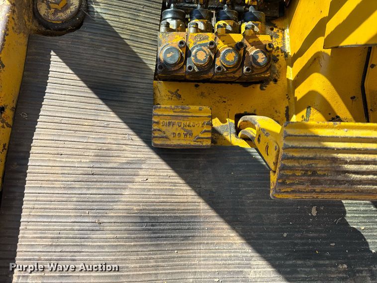 image for item DU3427 1974 Caterpillar 12G motor grader