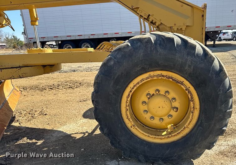 image for item DU3427 1974 Caterpillar 12G motor grader