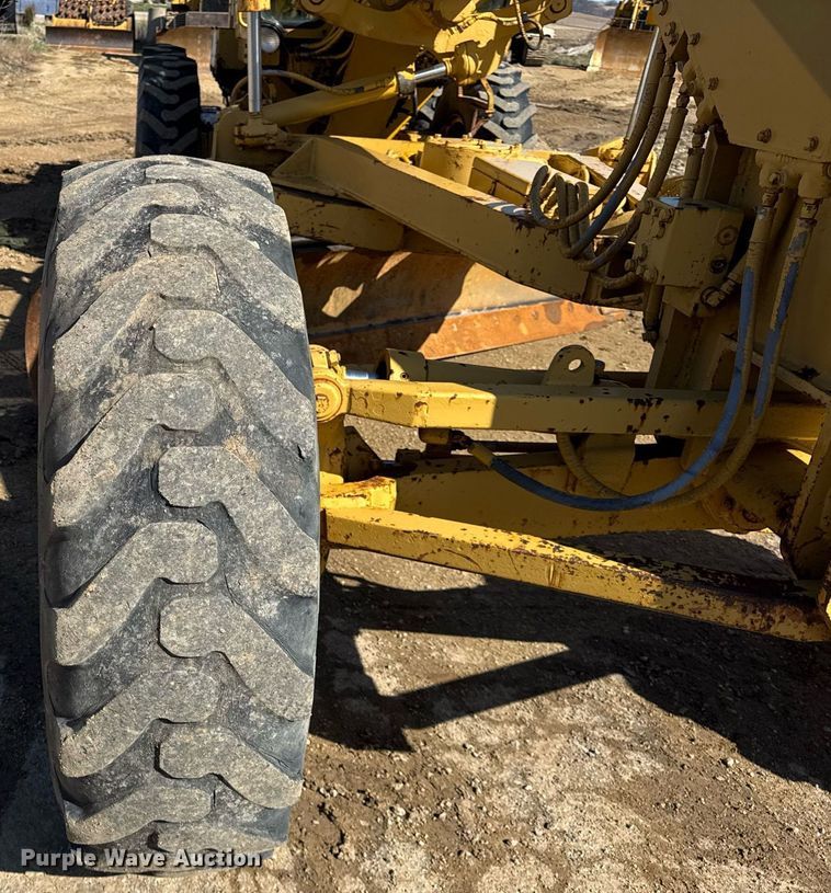 image for item DU3427 1974 Caterpillar 12G motor grader