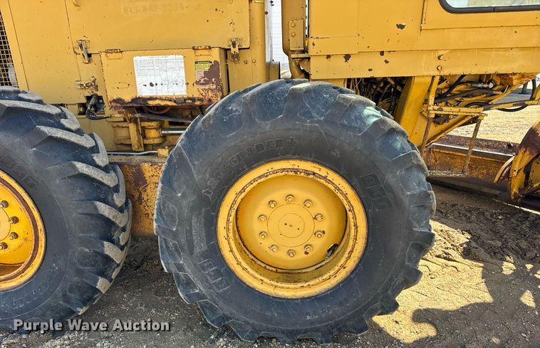 image for item DU3427 1974 Caterpillar 12G motor grader