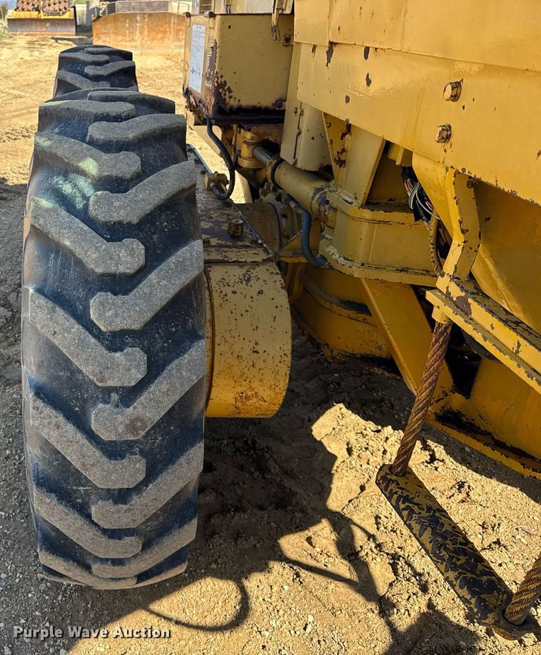 image for item DU3427 1974 Caterpillar 12G motor grader