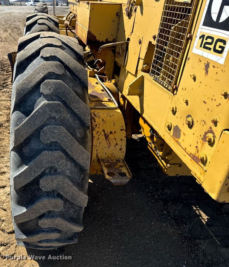 image for item DU3427 1974 Caterpillar 12G motor grader