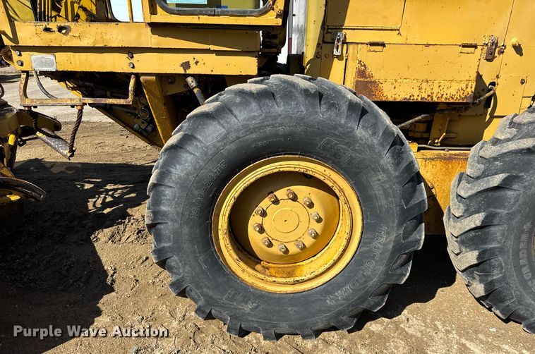 image for item DU3427 1974 Caterpillar 12G motor grader