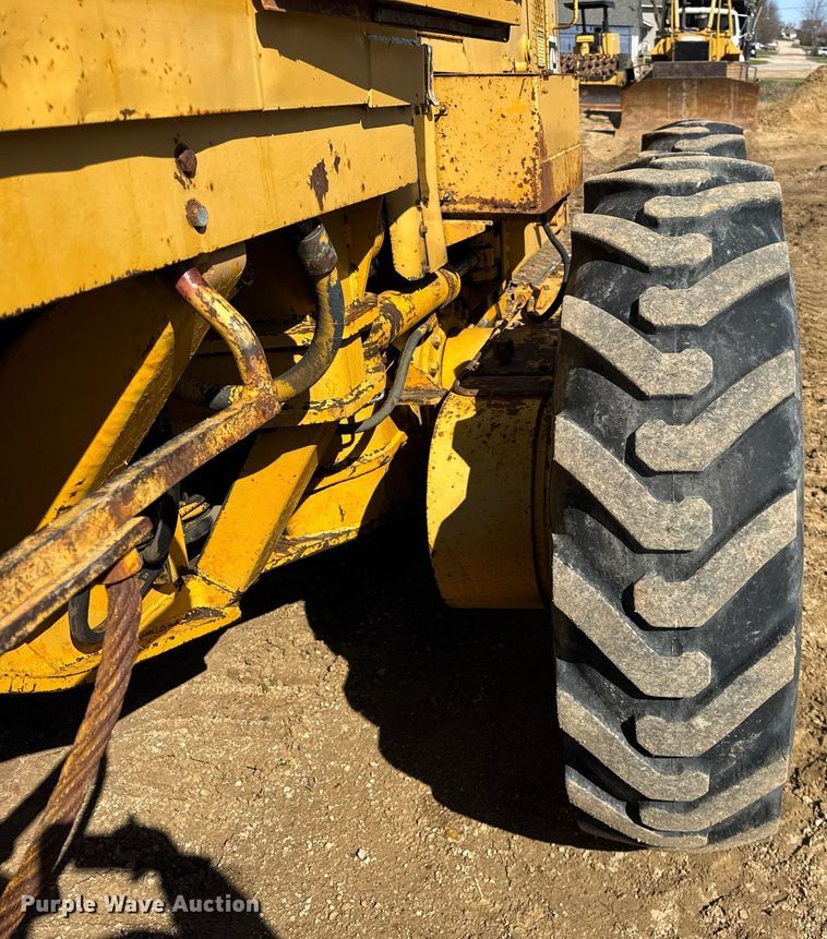 image for item DU3427 1974 Caterpillar 12G motor grader