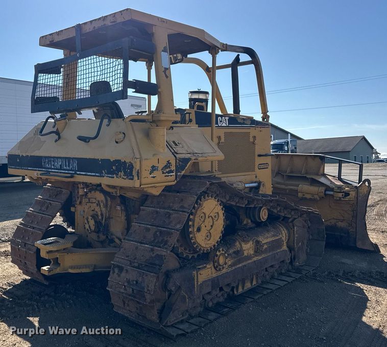 image for item DU3428 1996 Caterpillar D6M XL dozer