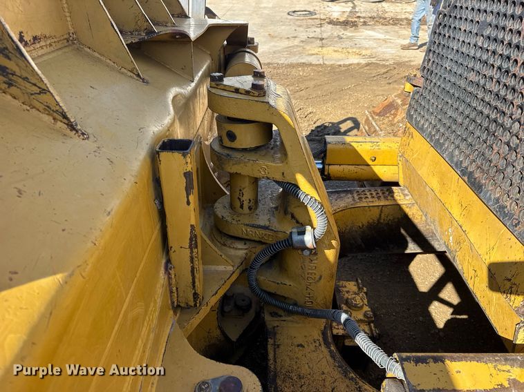 image for item DU3428 1996 Caterpillar D6M XL dozer