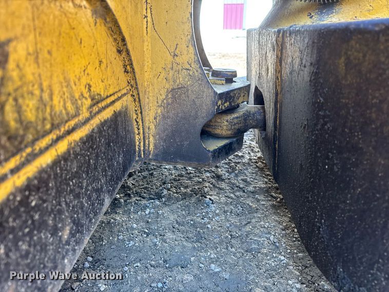 image for item DU3428 1996 Caterpillar D6M XL dozer