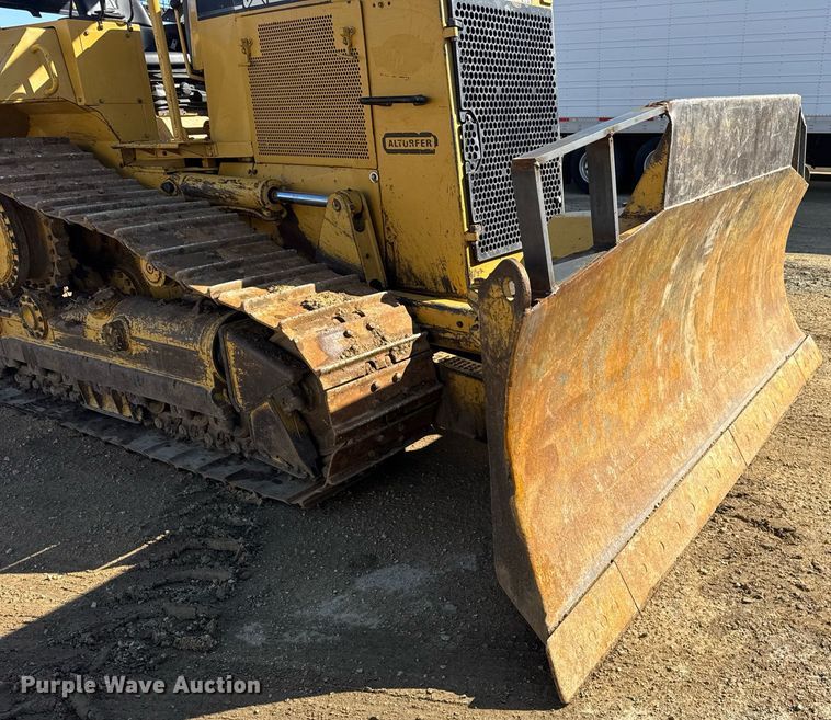 image for item DU3428 1996 Caterpillar D6M XL dozer