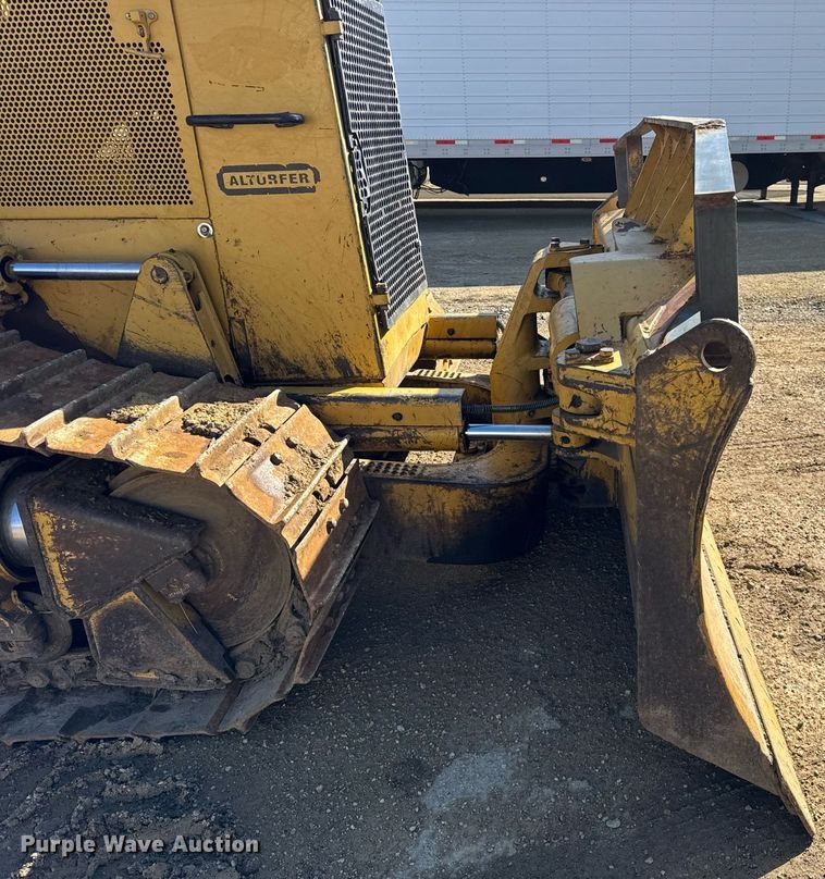 image for item DU3428 1996 Caterpillar D6M XL dozer